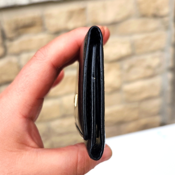 Gucci Patent Leather Black Key Holder - Picture 9 of 9